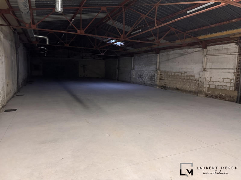 Entrepôt - 340 m²