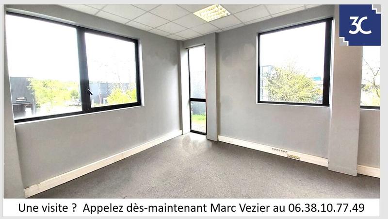Entrepôt - 1 593 m²