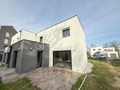 Maison - 149 m² - 7 pièces