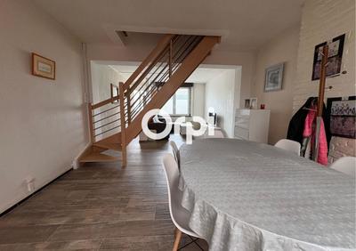 Maison - 94 m² - 5 pièces