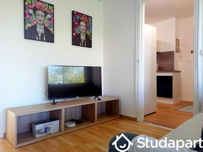 Chambre - 13 m² - 1 pièce