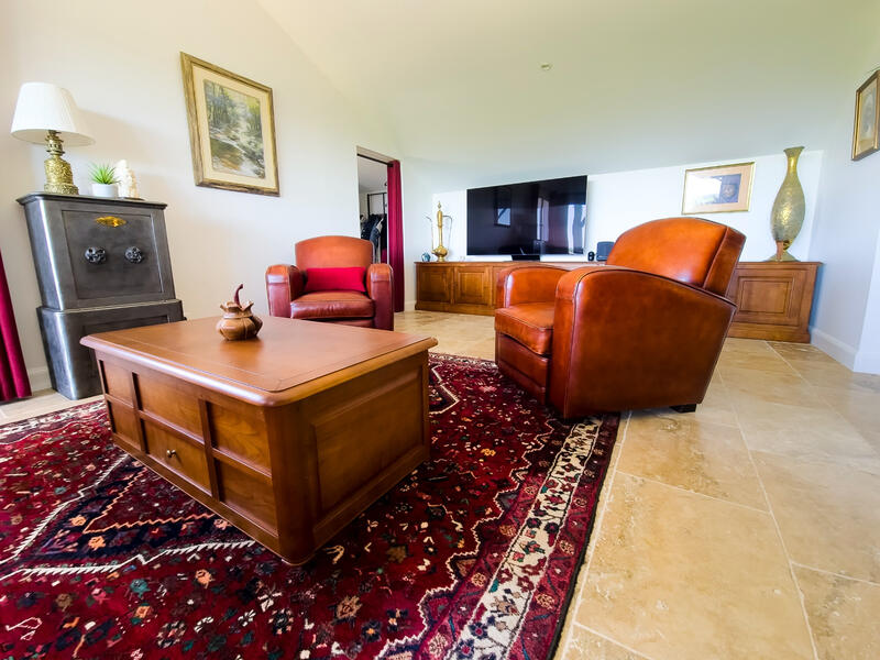 Maison - 136 m² - 9 pièces