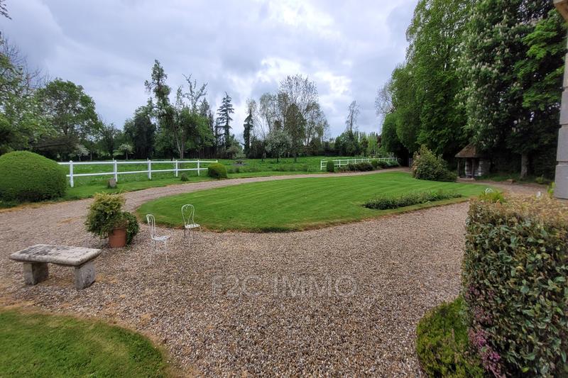 Propriété - 320 m² - 7 pièces