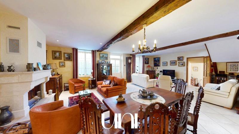 Maison - 400 m² - 7 pièces