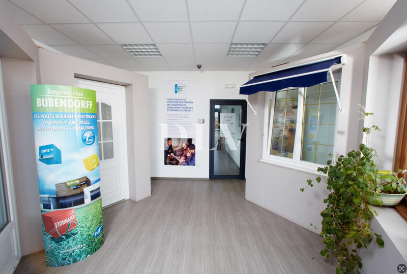 Immeuble - 1 700 m²