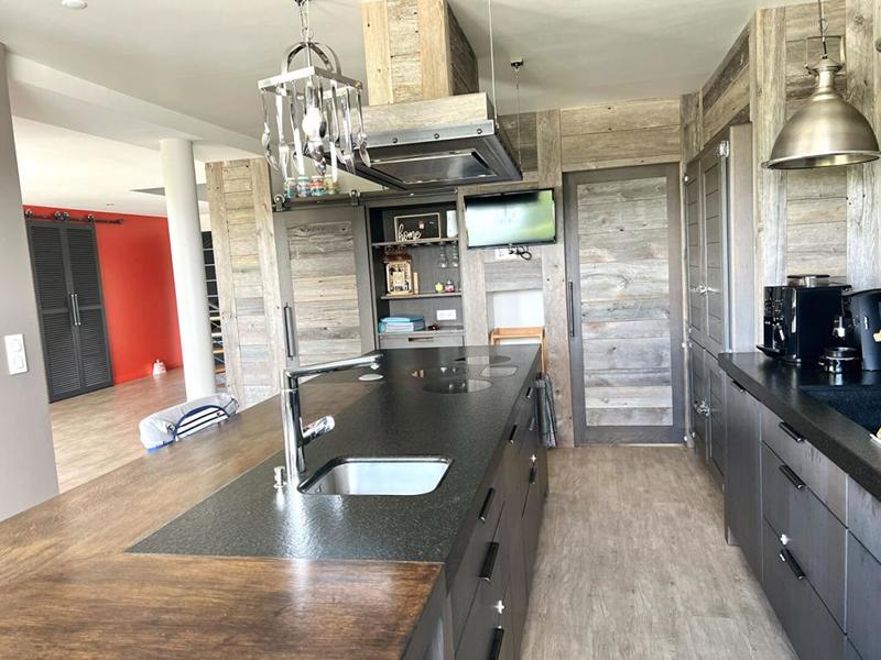 Maison - 235 m² - 8 pièces