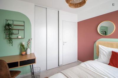 Chambre - 10 m² - 5 pièces