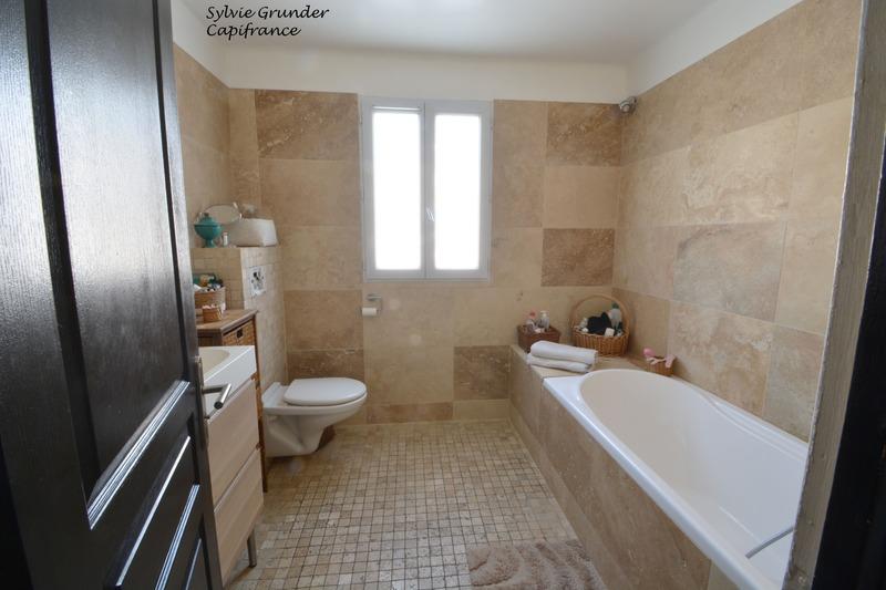 Maison - 194 m² - 8 pièces