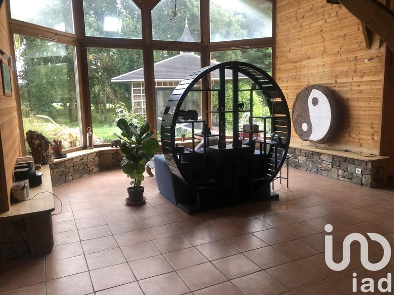 Maison - 220 m² - 6 pièces