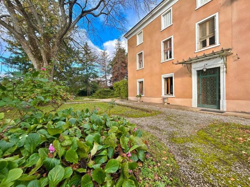 Maison de maîtres - 250 m² - 8 pièces