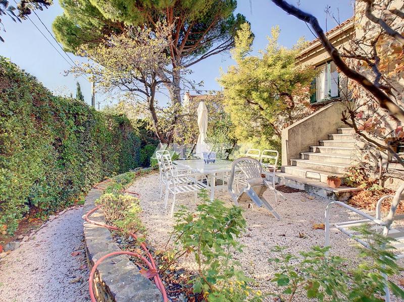 Maison - 200 m² - 7 pièces