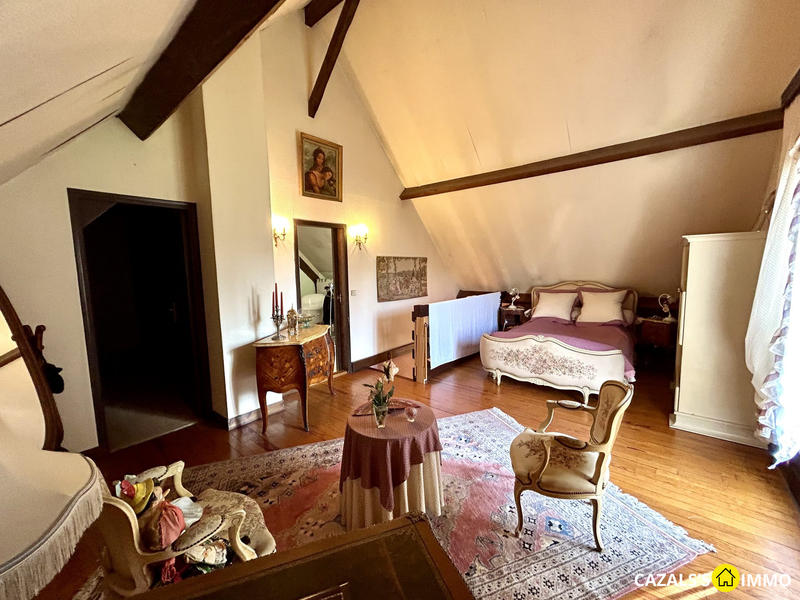 Maison traditionnelle - 180 m² - 7 pièces