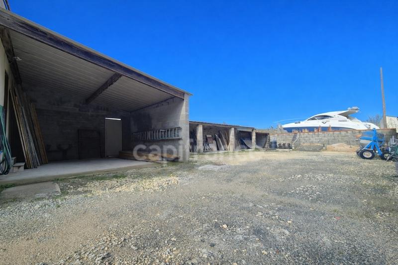 Hangar - 72 m² - 1 pièce