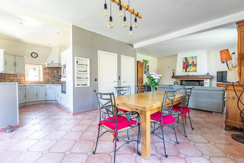 Maison - 161 m² - 5 pièces