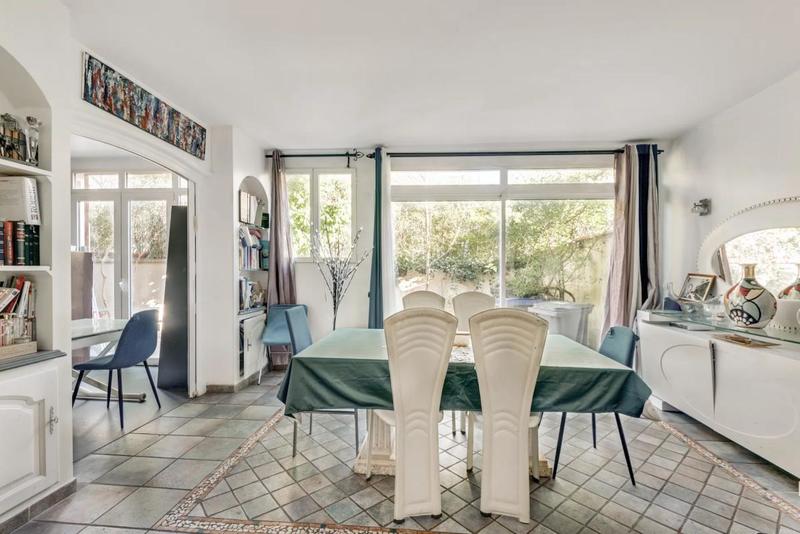 Maison - 225 m² - 7 pièces