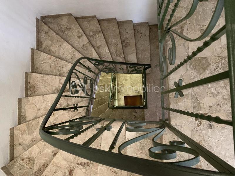 Maison de ville - 180 m² - 7 pièces