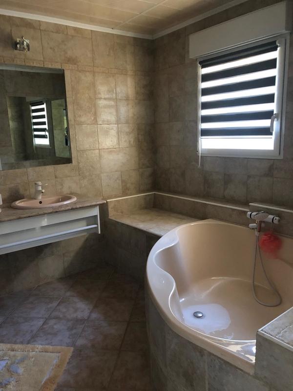 Maison - 209 m² - 7 pièces