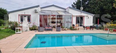 Maison traditionnelle - 210 m² - 7 pièces