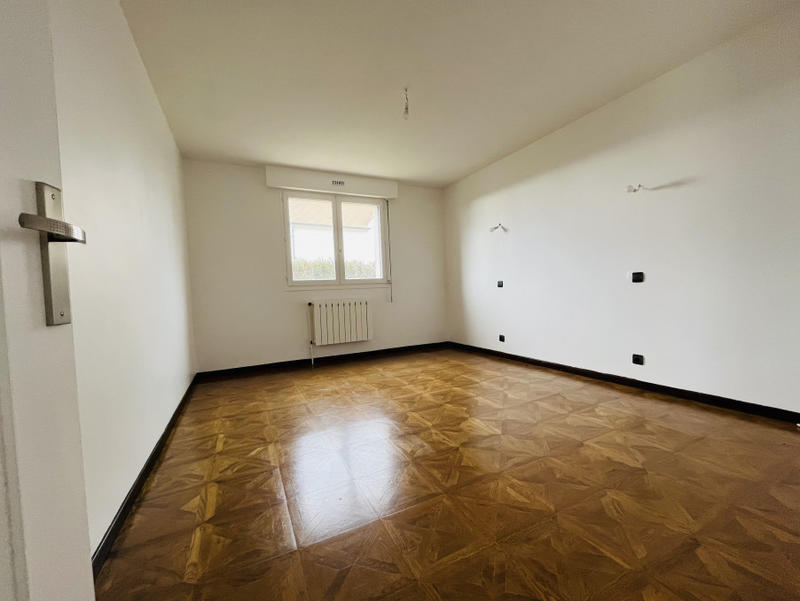 Maison - 200 m² - 10 pièces
