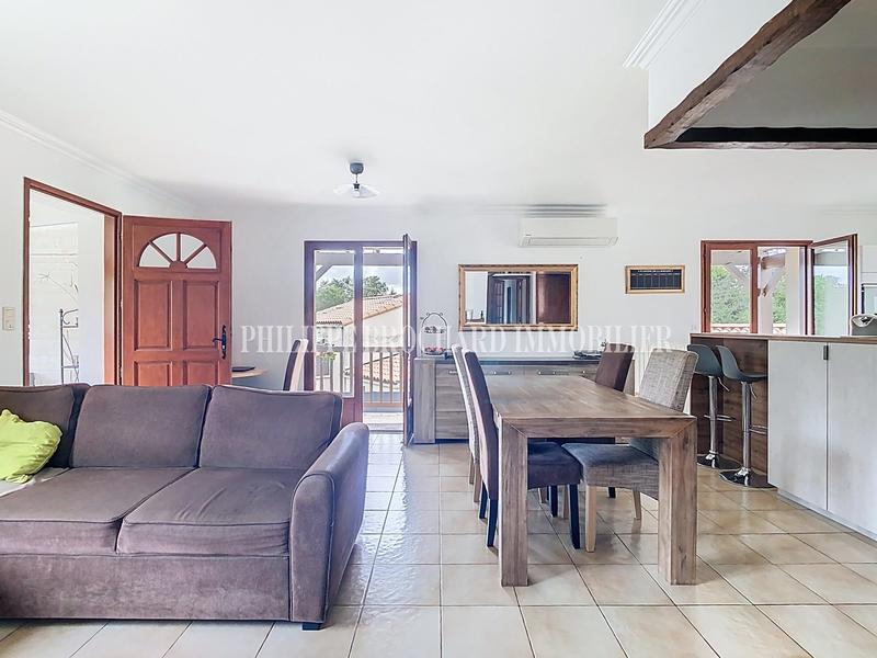 Maison traditionnelle - 112 m² - 6 pièces