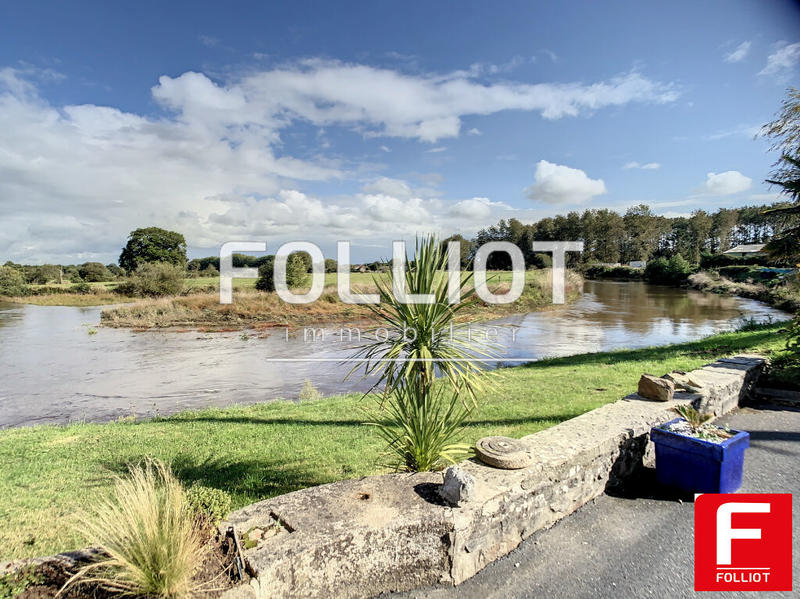 Maison - 250 m² - 8 pièces