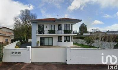 Maison - 226 m² - 8 pièces