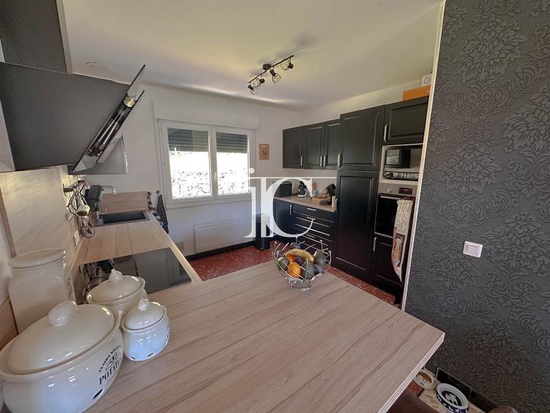 Maison - 183 m² - 6 pièces