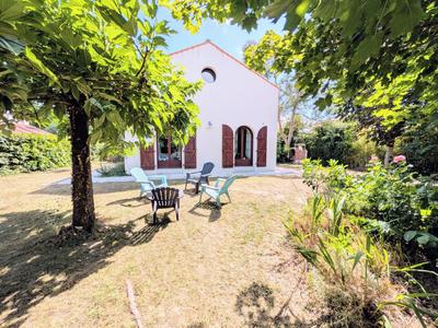 Maison - 180 m² - 8 pièces