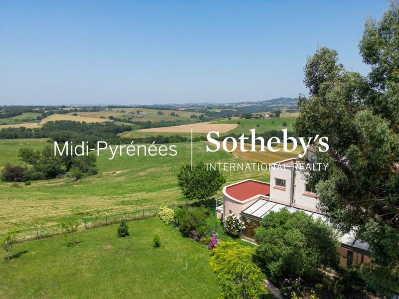 Maison - 350 m² - 9 pièces