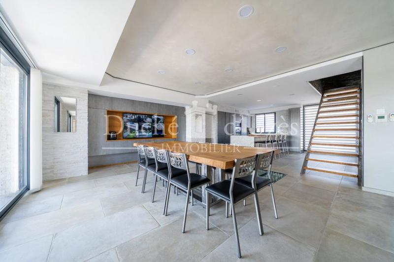 Villa - 300 m² - 9 pièces