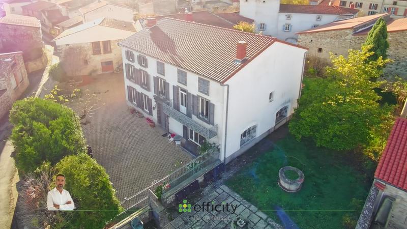 Maison - 260 m² - 9 pièces