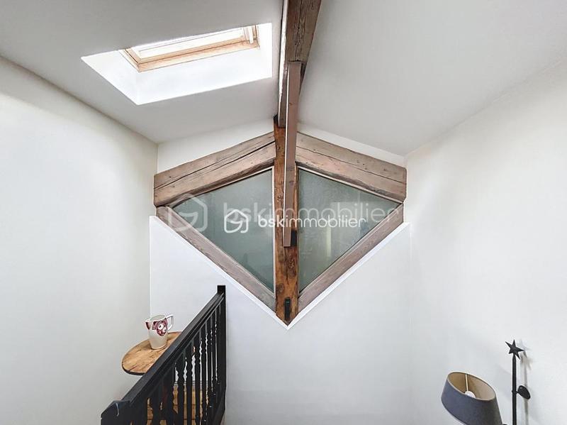 Propriété - 244 m² - 9 pièces