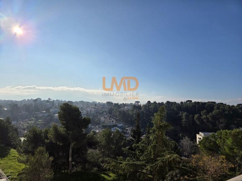 Appartement - 107 m² - 5 pièces