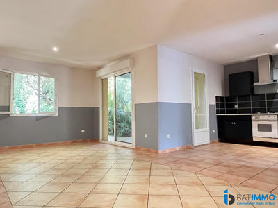 Maison - 211 m² - 9 pièces