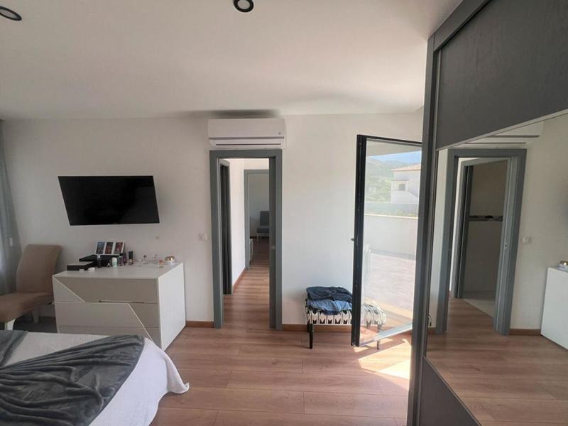 Maison - 144 m² - 5 pièces