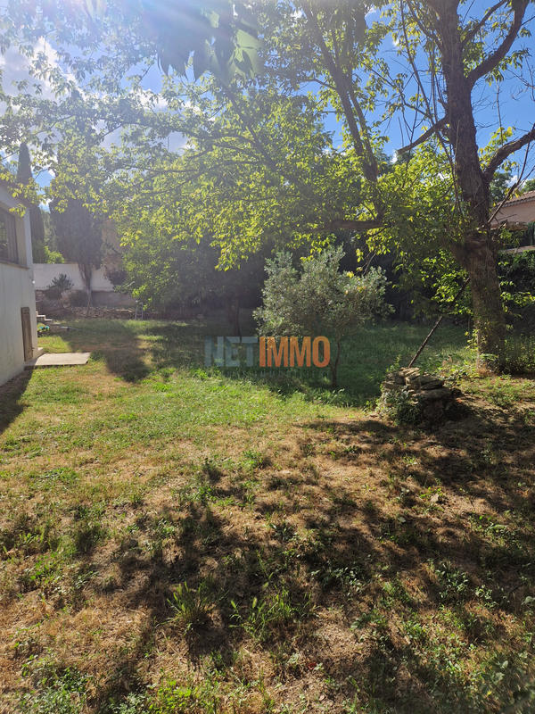 Propriété - 258 m² - 6 pièces