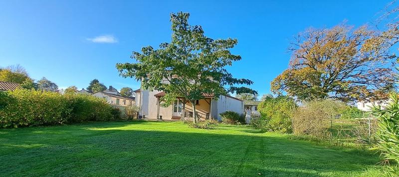 Maison - 137 m² - 6 pièces