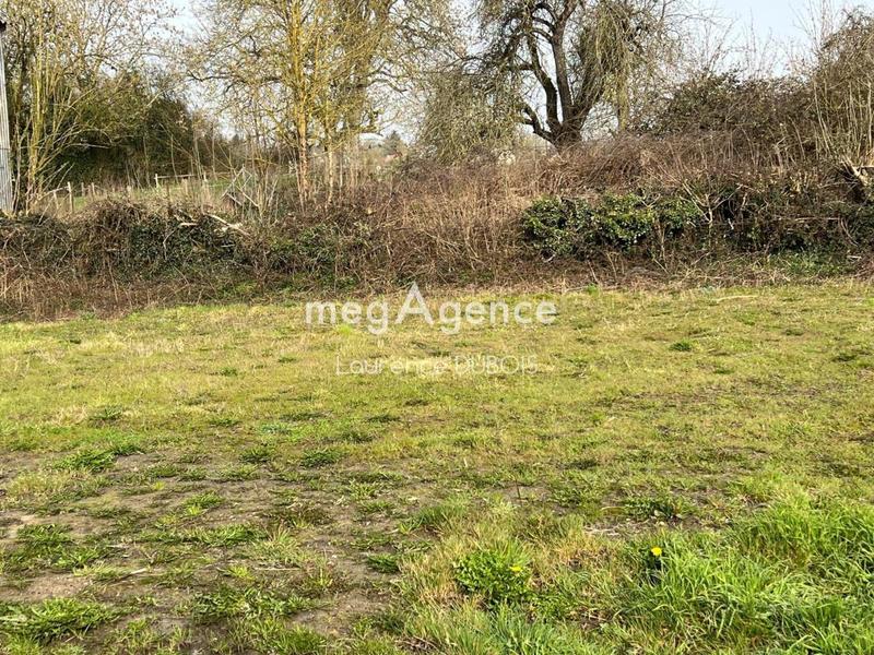 Terrain constructible - 919 m²