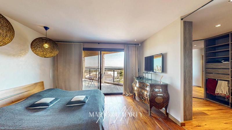 Demeure - 211 m² - 7 pièces