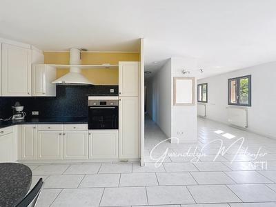 Maison - 121 m² - 8 pièces