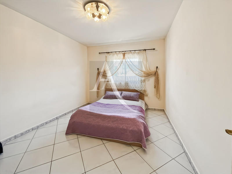 Maison - 160 m² - 9 pièces