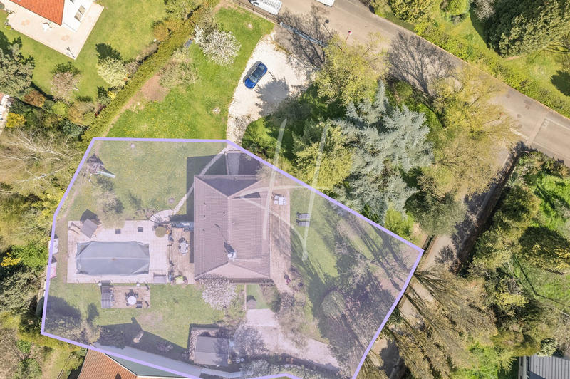 Maison - 277 m² - 9 pièces