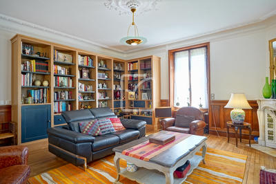 Maison - 310 m² - 12 pièces