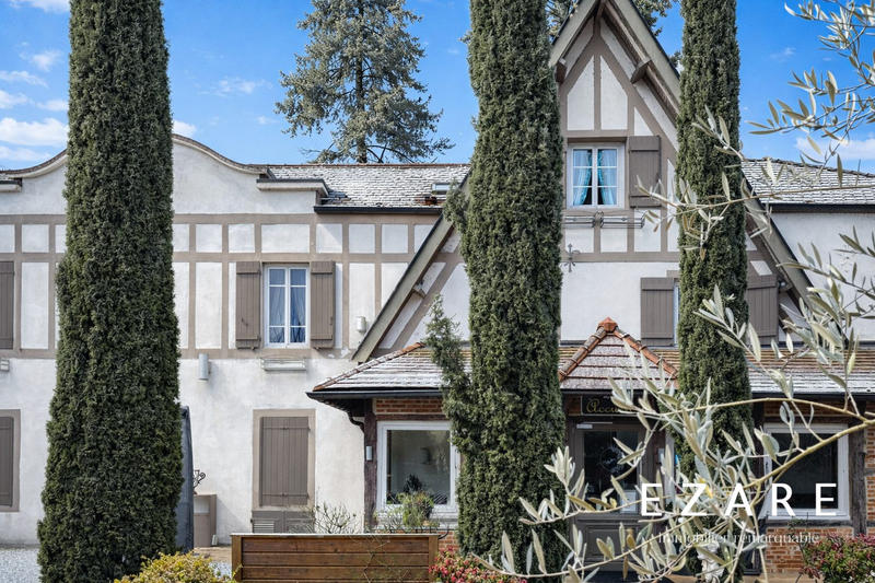 Maison - 460 m² - 14 pièces