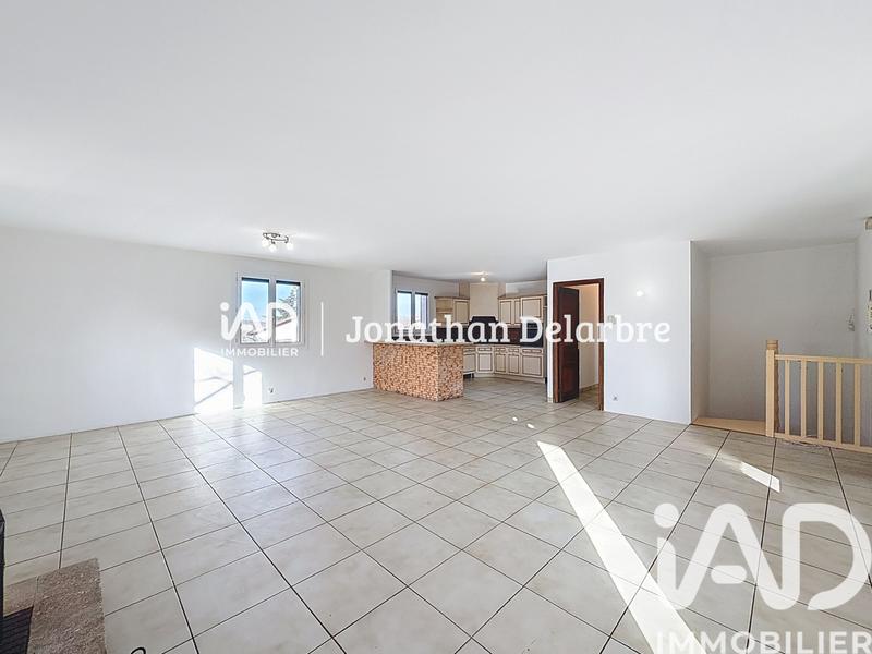 Maison - 220 m² - 8 pièces