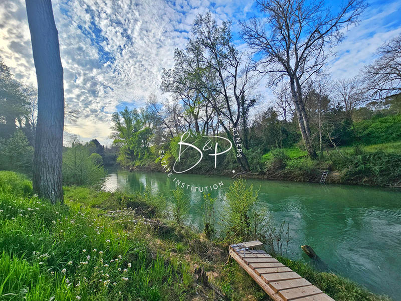 Maison - 236 m² - 10 pièces