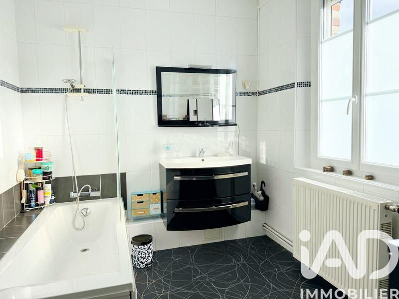 Maison de ville - 212 m² - 8 pièces