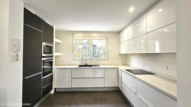 Maison - 180 m² - 6 pièces