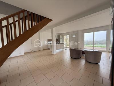 Maison - 104 m² - 4 pièces