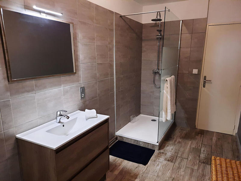 Appartement - 75 m² - 2 pièces